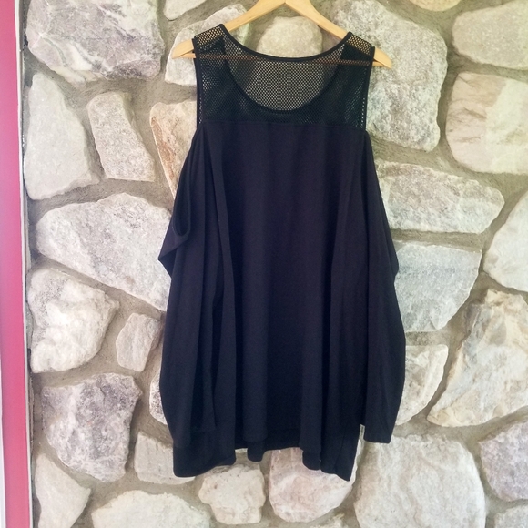 Torrid Black Mesh Cold Shoulder top size 6X - Picture 7 of 7
